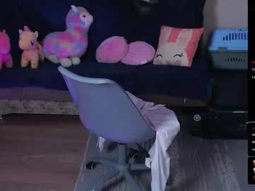 Freechat queen_kitty1818 on Chaturbate