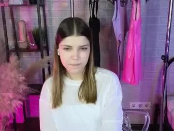 sierra_maddison — change outfit [98 tokens left] Hello everyone, today is my second day, welcome to my room #skinny #18 #new #shy
