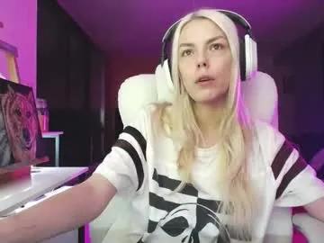 Freechat tinykylie on Chaturbate