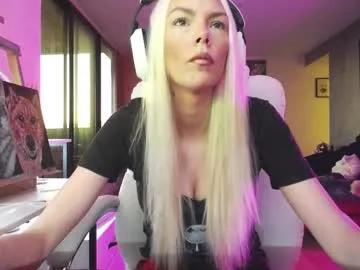 Freechat tinykylie on Chaturbate