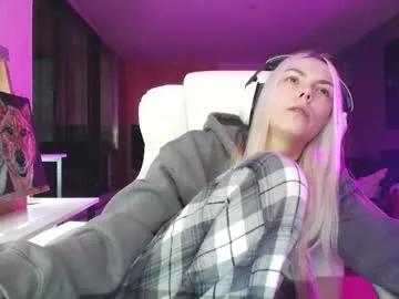 Freechat tinykylie on Chaturbate