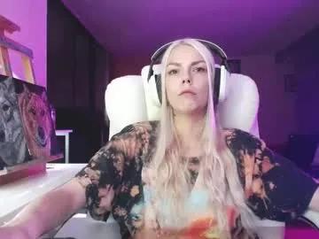 Freechat tinykylie on Chaturbate