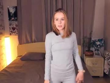 Freechat trinahillier on Chaturbate
