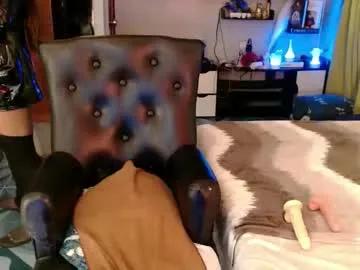 Freechat ur_majestyqueen_angelaxxx on Chaturbate