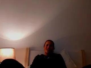 Freechat kitty_lowell on Flirt4Free