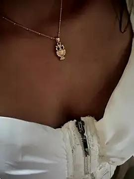 Freechat _Bella-Office1 on StripChat