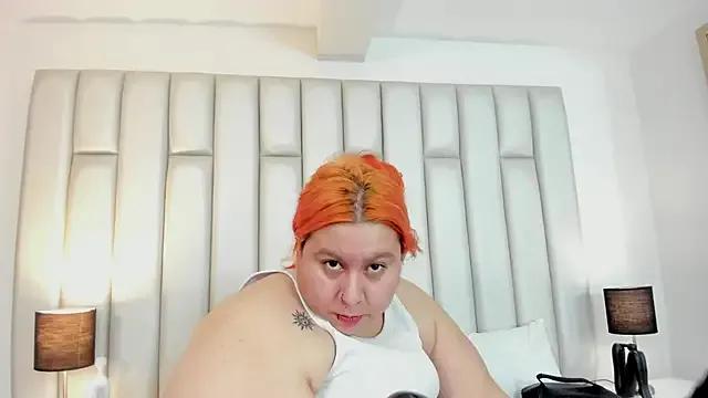 aandreaperez on StripChat