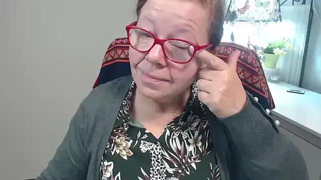 Freechat Adelewildx on StripChat