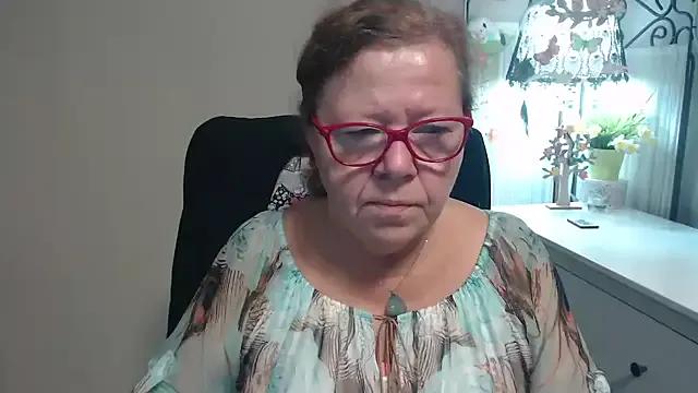 Freechat Adelewildx on StripChat