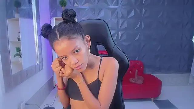 Freechat adisson_petite1 on StripChat