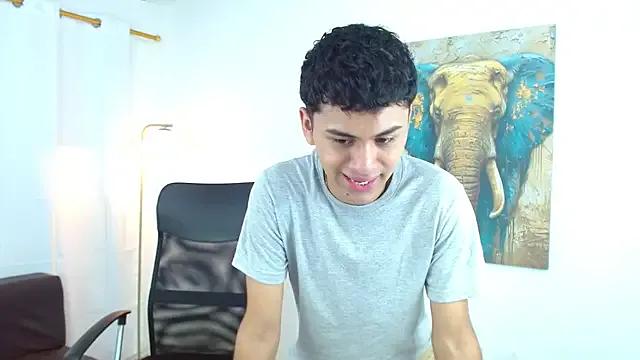 Alancum7 on StripChat 