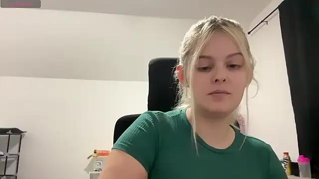 Allylove03 on StripChat 