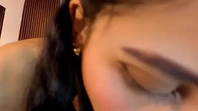 Freechat AmmyThompson__ on StripChat