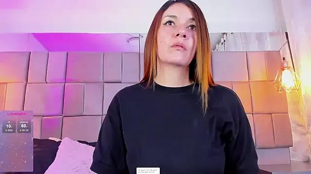 Freechat antoneella_jones on StripChat