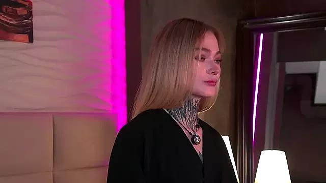 Freechat AriWild on StripChat