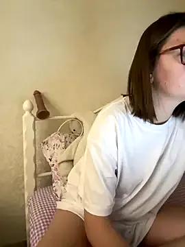 Freechat BeatriceTender on StripChat