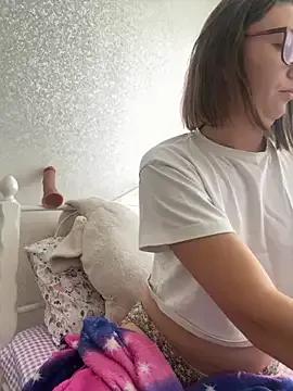 Freechat BeatriceTender on StripChat