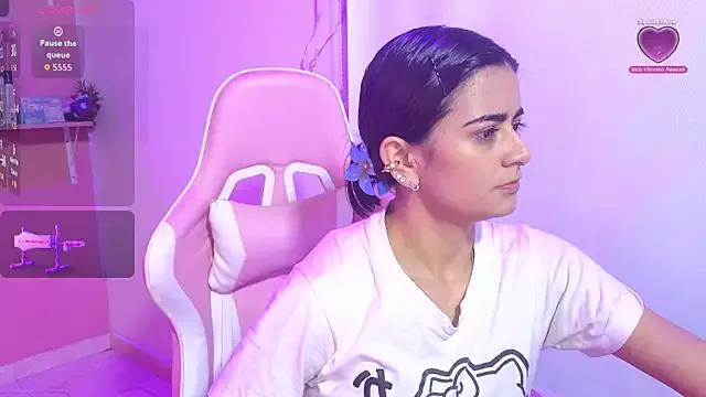 Freechat bella_thixx on StripChat