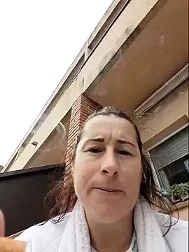 bichota85 — Sacar tetas fuera