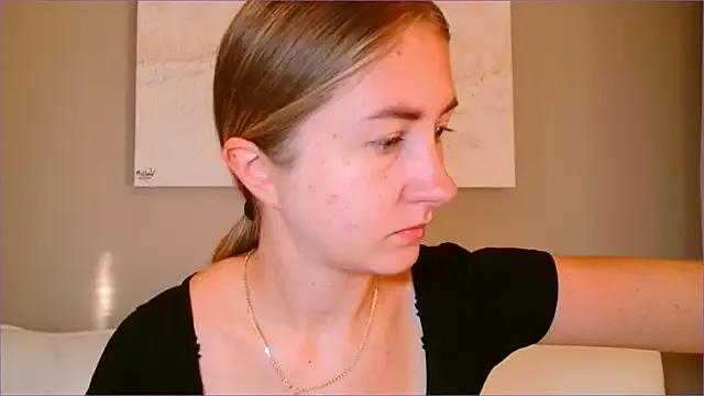 Freechat BluueSilk on StripChat