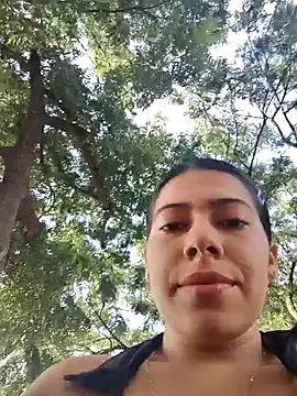 Freechat Carolina-petite on StripChat