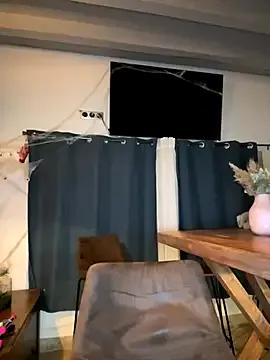 Freechat coquineronde on StripChat