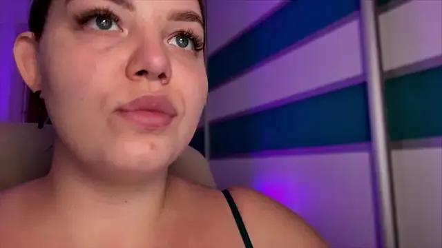 courteous_raspberrry on StripChat