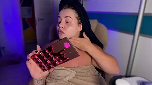 courteous_raspberrry on StripChat