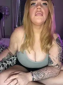 Freechat CurvyGirlMyla on StripChat