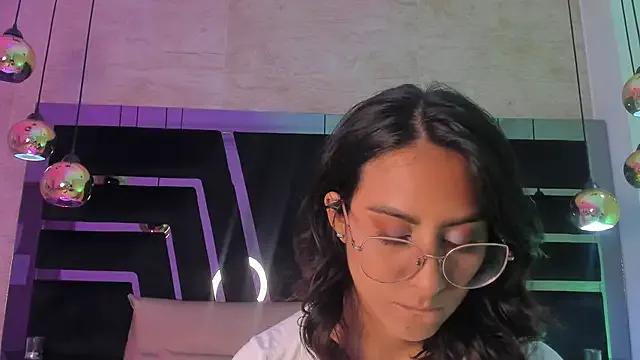 Freechat DaraBeckett on StripChat