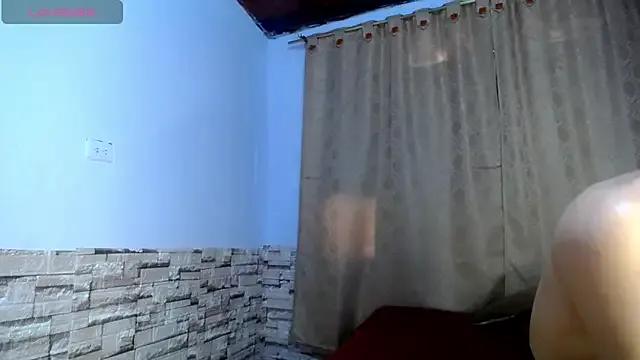 Freechat DaraKat18 on StripChat