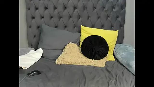 Freechat DIRTYTALKINQUEEN on StripChat