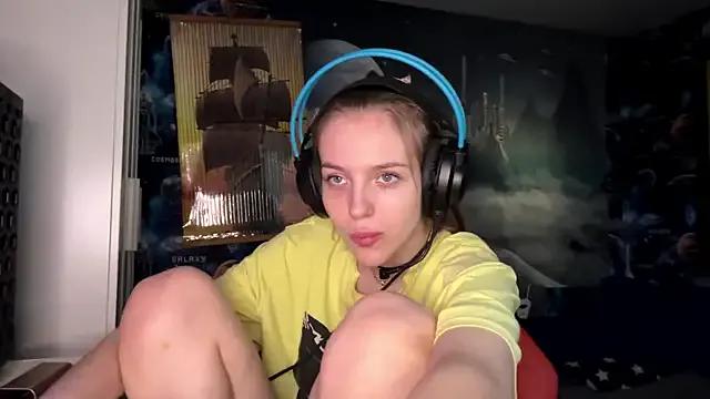 StripChat Elira_Breeze is Freechat Elira_Breeze — teasing dance