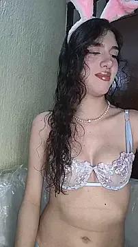 Freechat Emily-hottson on StripChat