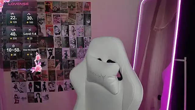 EmmaDarkk on StripChat