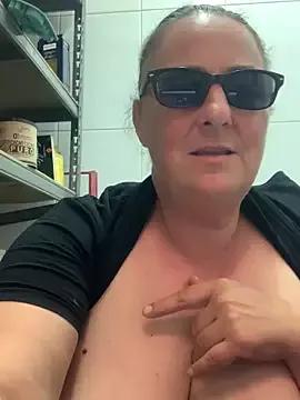 Freechat eroticjessitop on StripChat