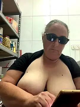 Freechat eroticjessitop on StripChat