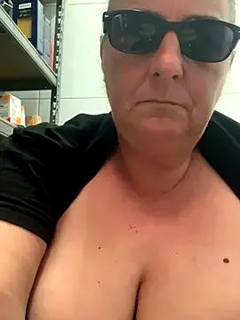 Freechat eroticjessitop on StripChat