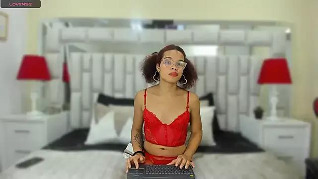 Freechat evelyn_wine on StripChat
