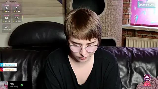 Freechat GamerGirl_Eve on StripChat