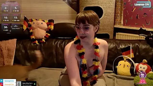 Freechat GamerGirl_Eve on StripChat