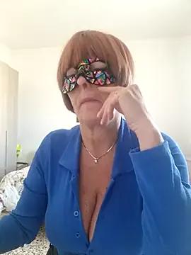 Freechat Gattina74 on StripChat