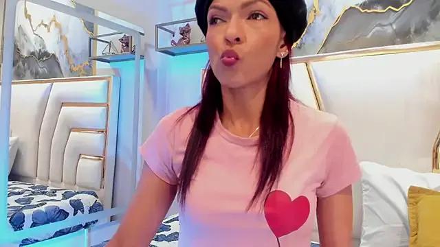 StripChat HannaPetit is Freechat HannaPetit — massage my buttocks with oil