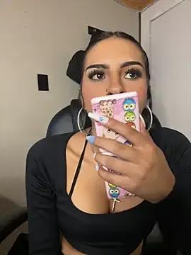 Freechat Hilary_pinkk on StripChat