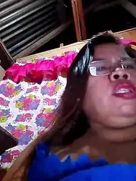 Huge_mama69 on StripChat