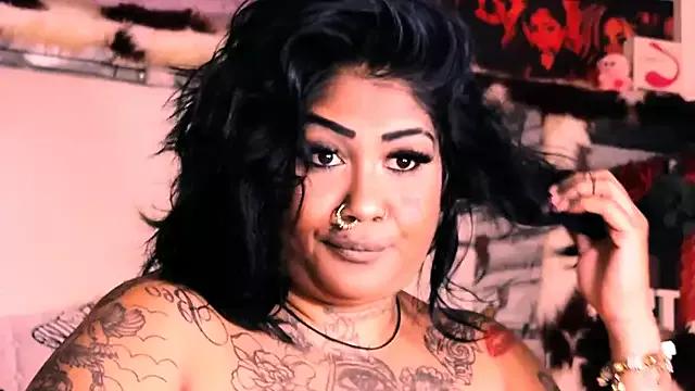 Freechat indian_dreamgirl on StripChat