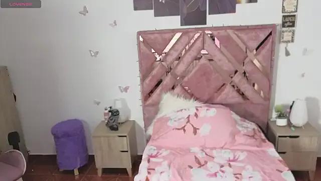 Jasmine_1526 on StripChat