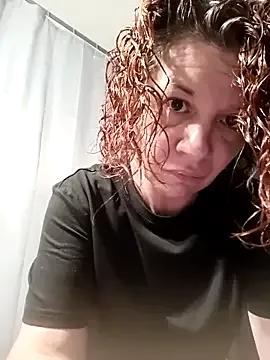 StripChat jennylovence is Freechat jennylovence — Dshabiller moi et 3 doigts ds mn cul