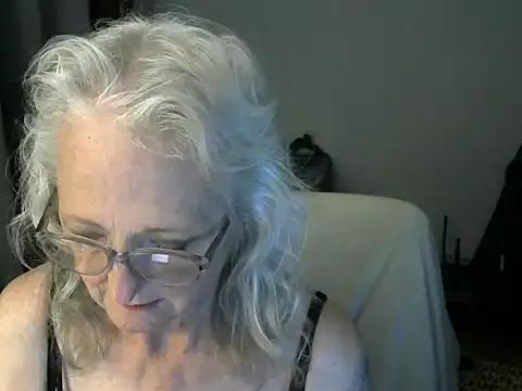 JoleneDelacroix — Oil on my titties