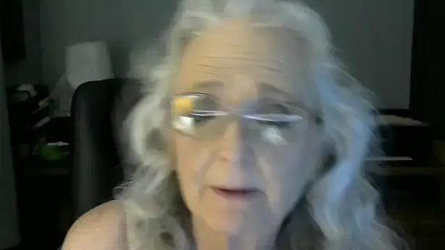 JoleneDelacroix — Make me take off my clothes + oil